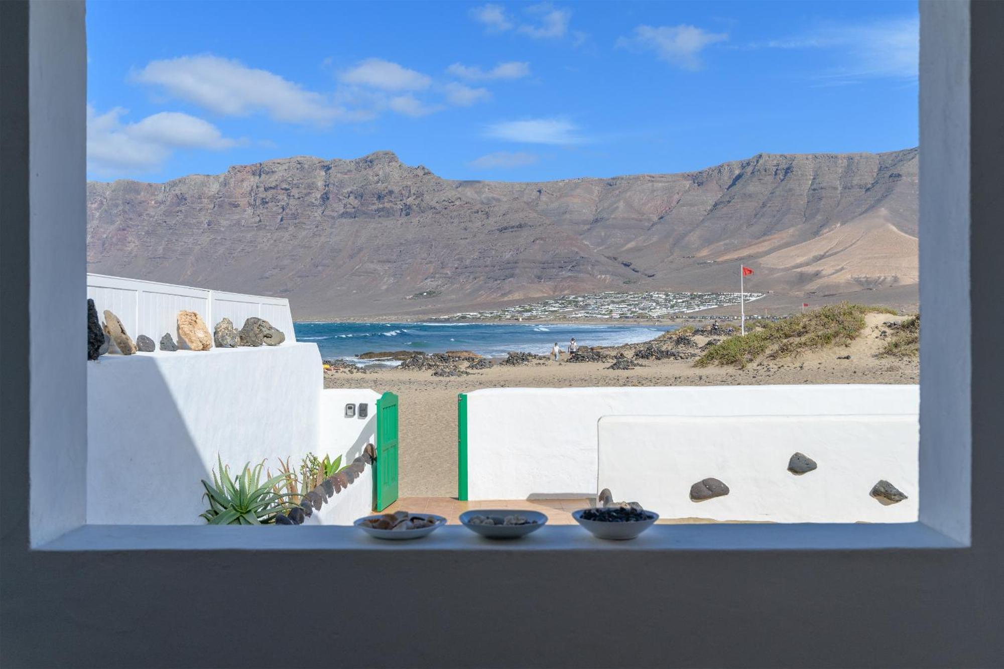 Famara Caracolillos, La Casa Luaran gambar