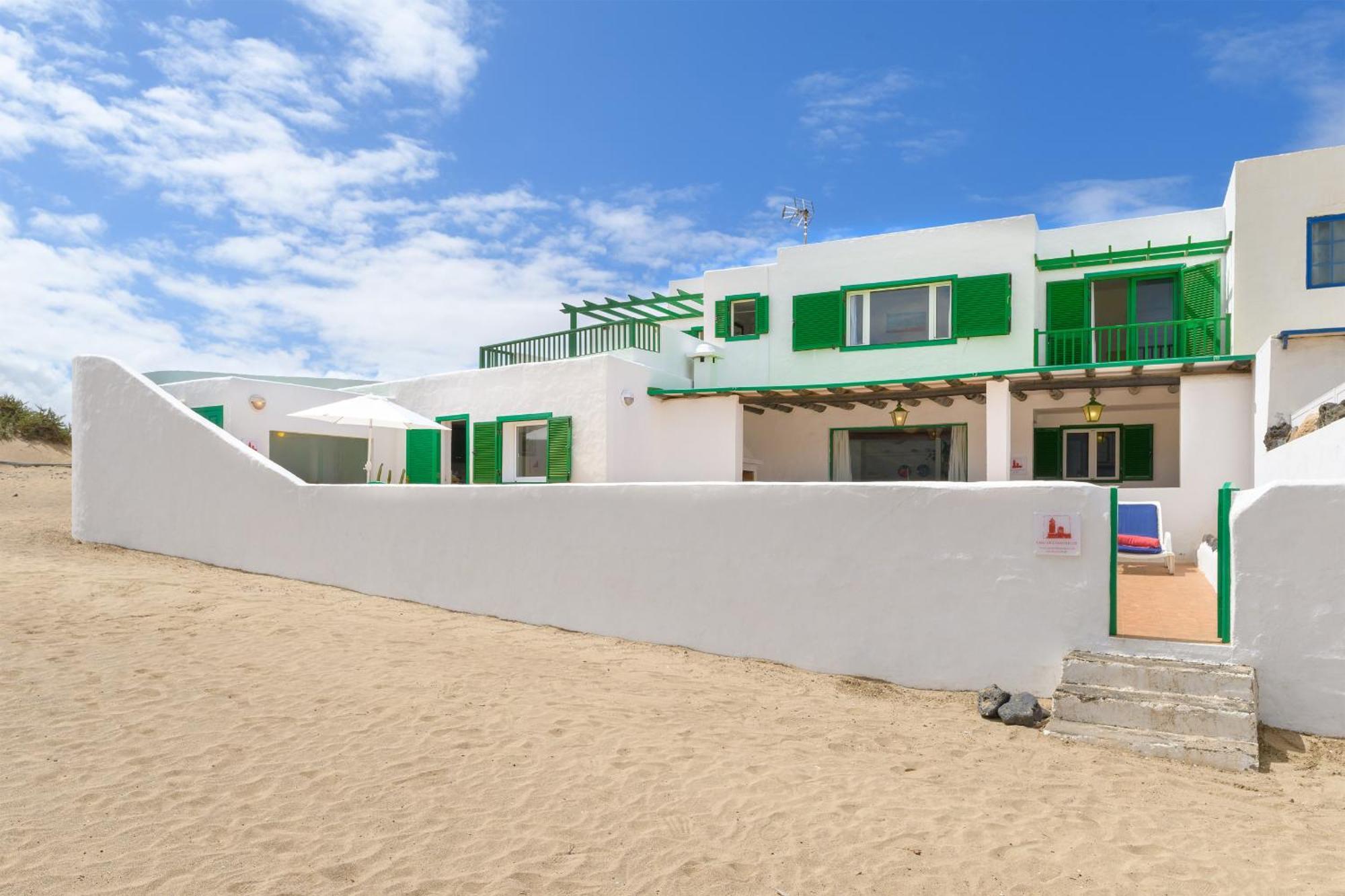 Famara Caracolillos, La Casa Luaran gambar