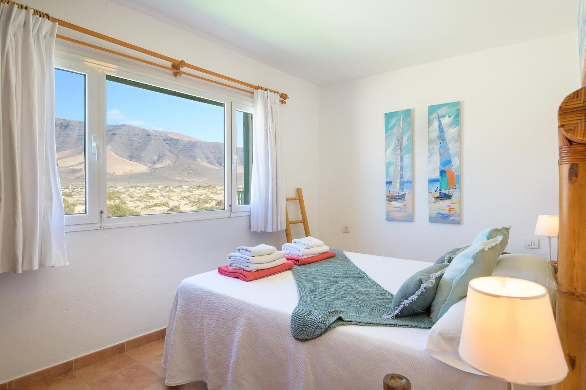 Famara Caracolillos, La Casa Luaran gambar