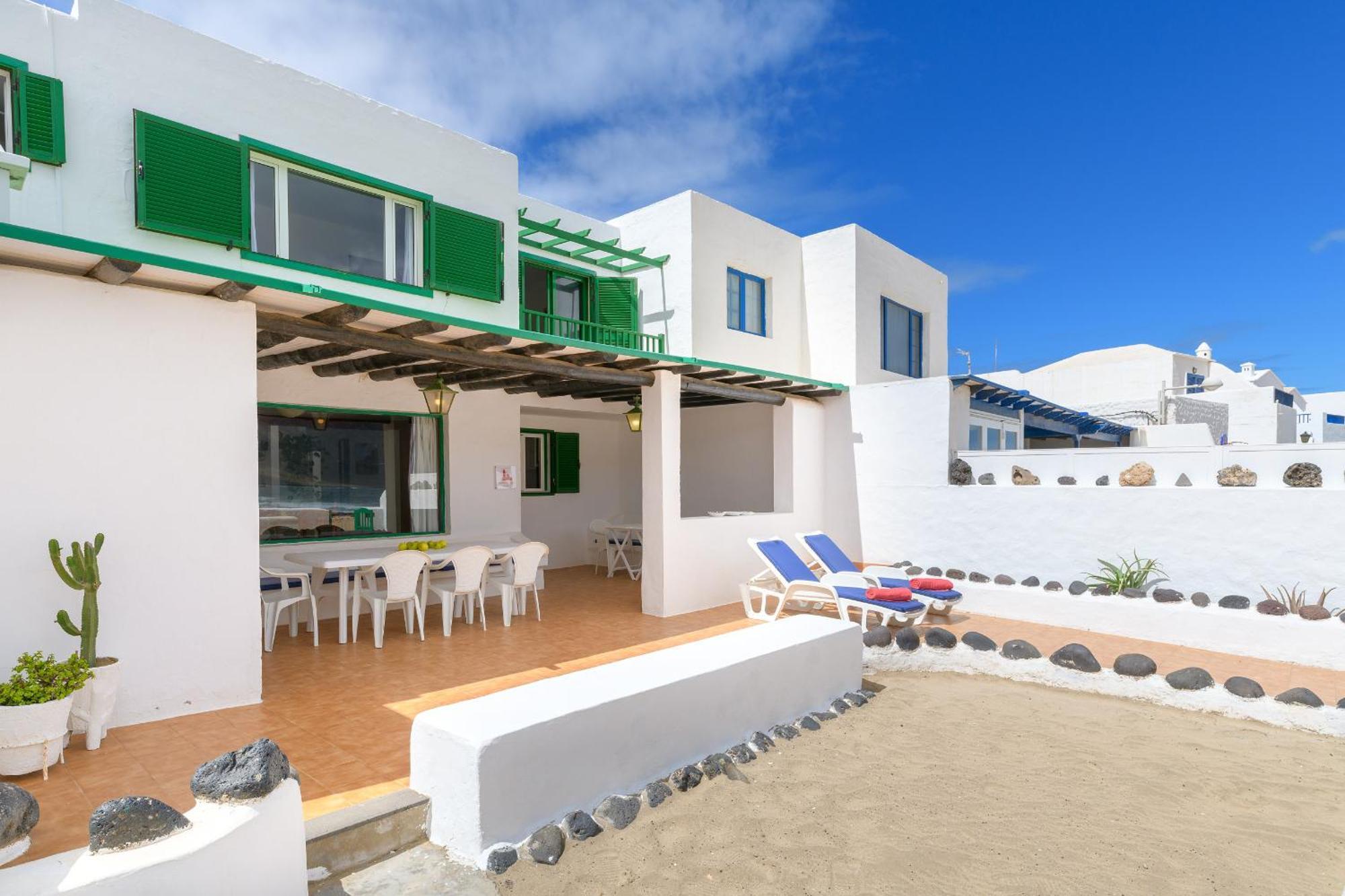 Famara Caracolillos, La Casa Luaran gambar